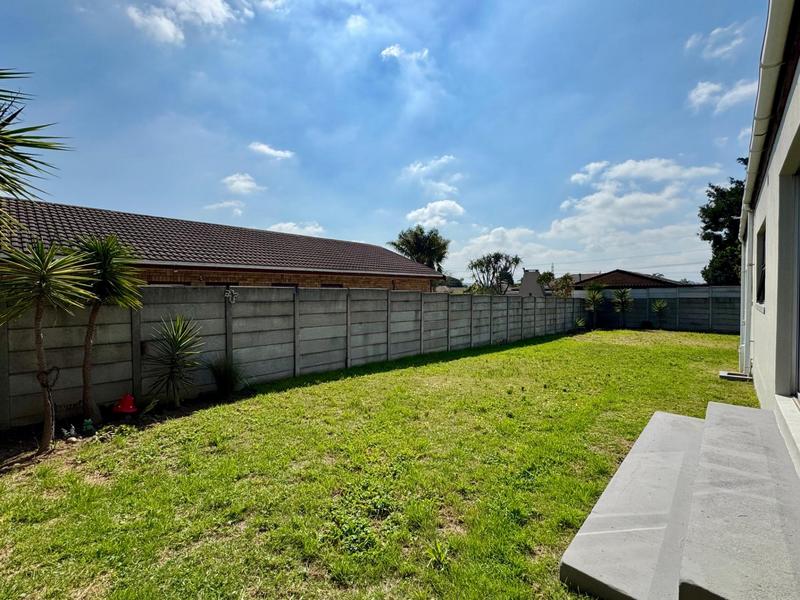 4 Bedroom Property for Sale in Rouxville Western Cape